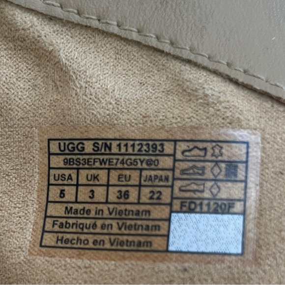 Women’s size 5 Ugg “cowboy” boots. Good used condition. - Picture 6 of 7